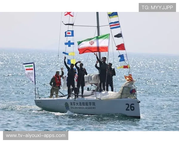 风帆赛遭遇突发雾霾，赛事组委会果断调整赛程