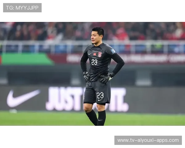 王大雷单手托出近距离必进球,获评国足集训营最佳防守表现 王大雷单手托出近距离必进球,获评国足集训营最佳防守表现